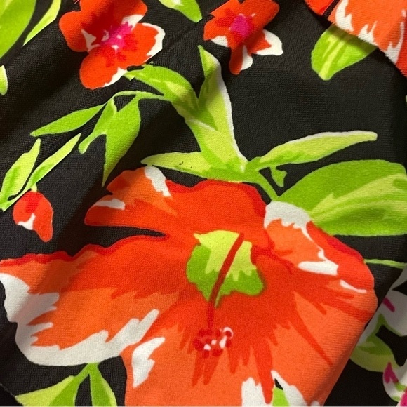 ✅2X Host Pick✅ Island Escape Haltered Swim Top, 14 - Picture 7 of 8